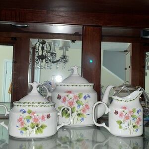 Service Teapot Sugar & Creamer China Set: Botanic Flower Gracie